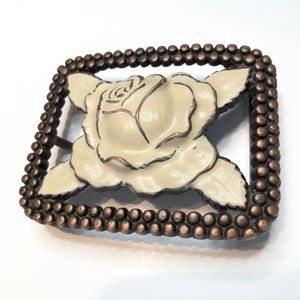 VNTG cream rose metal belt buckle